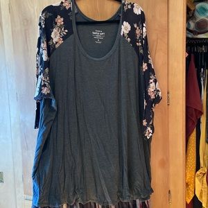 Torrid super soft knit shirt with 3/4 floral sleeves